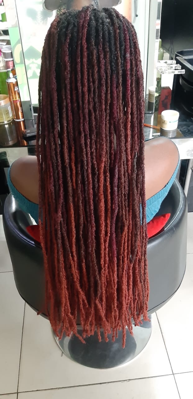 Maza Salon